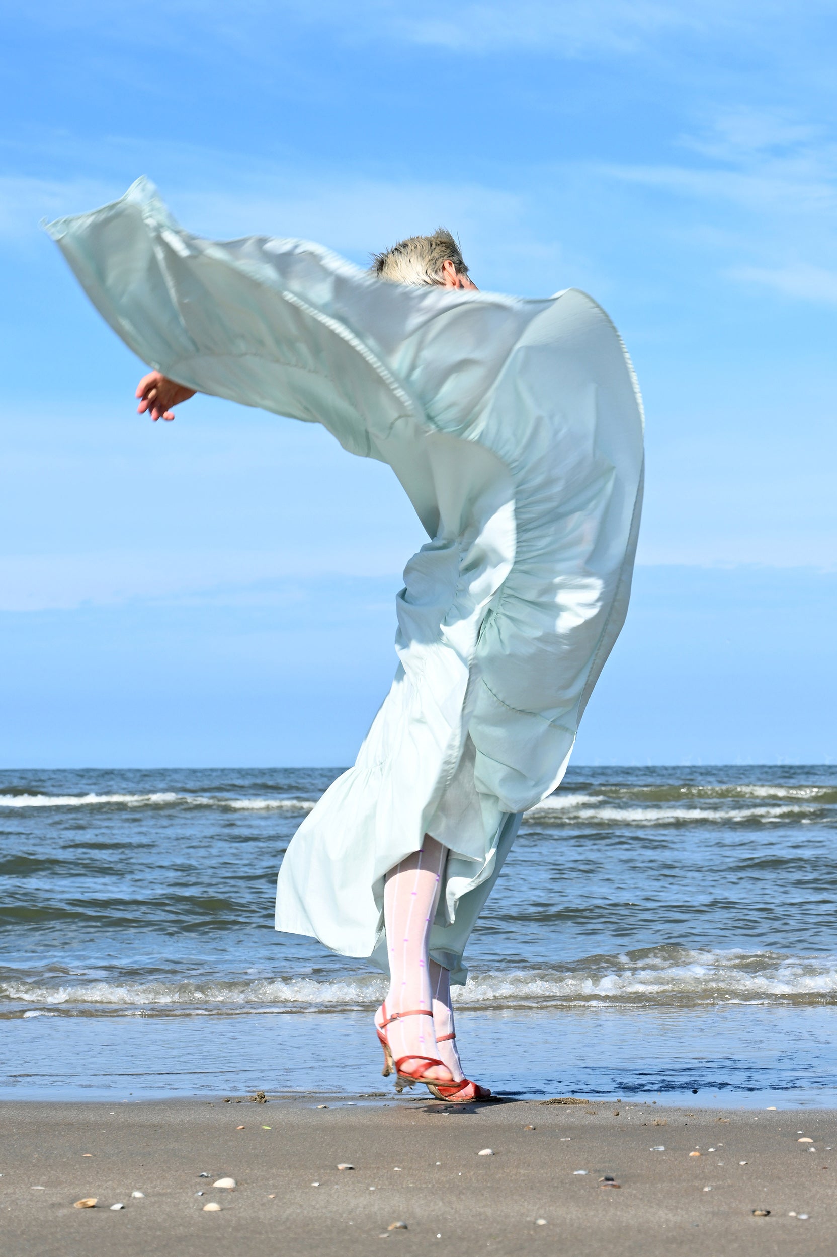 AT THE BEACH WITH ISABELLE WENZEL