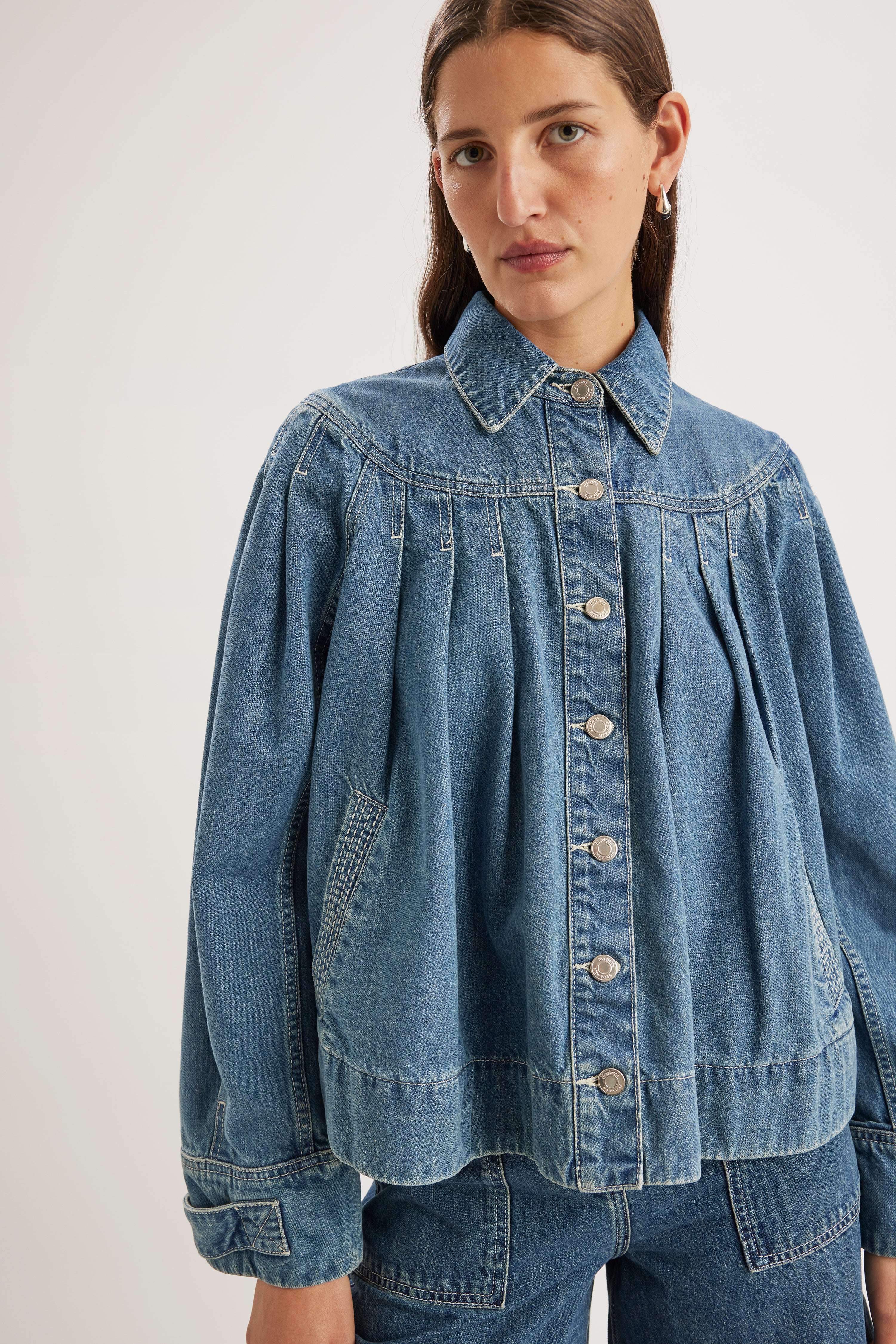 Easton Denim Jacket in Mid-Blue Wash