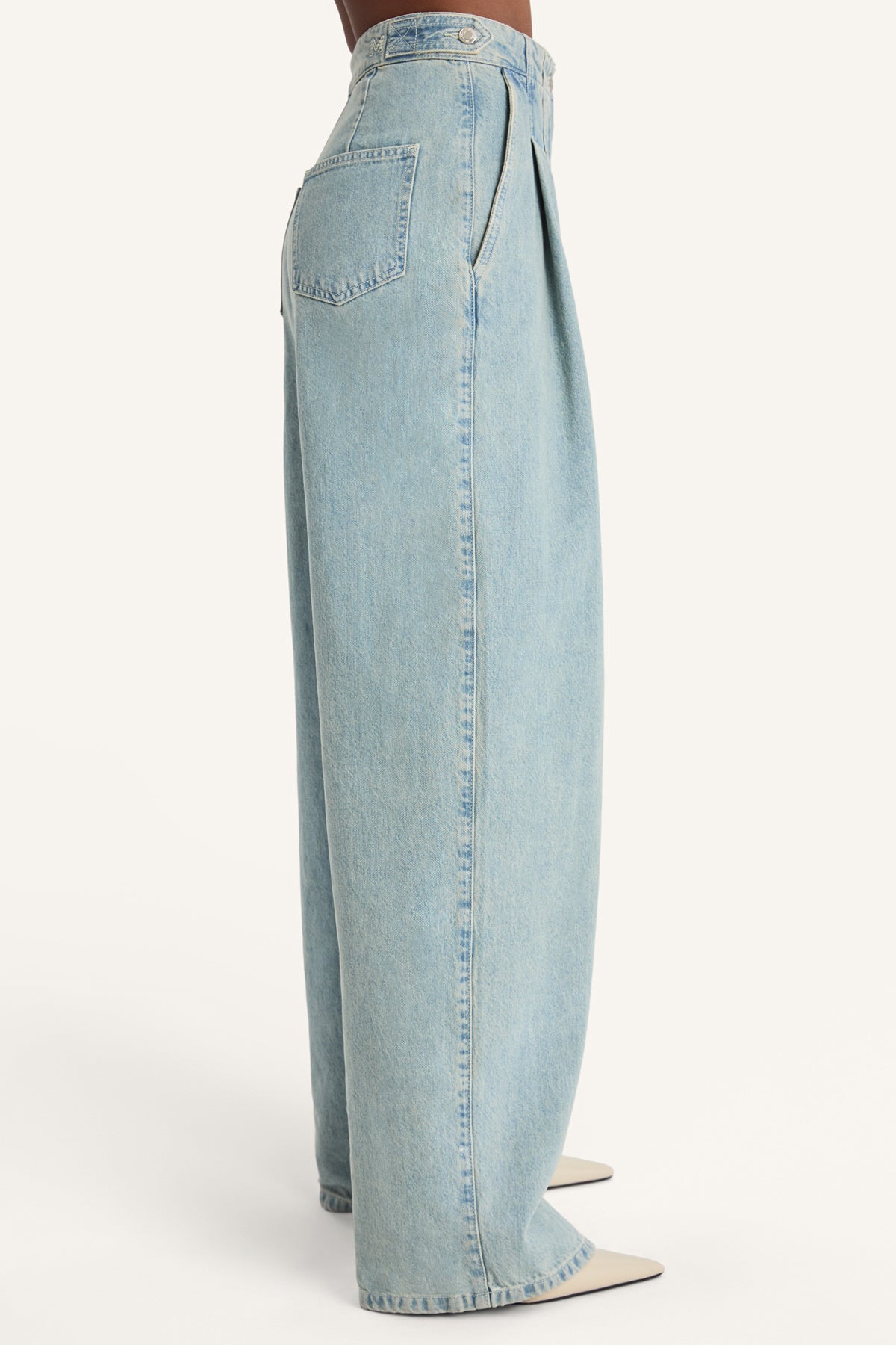 Tribeca Jean in Light Wash
