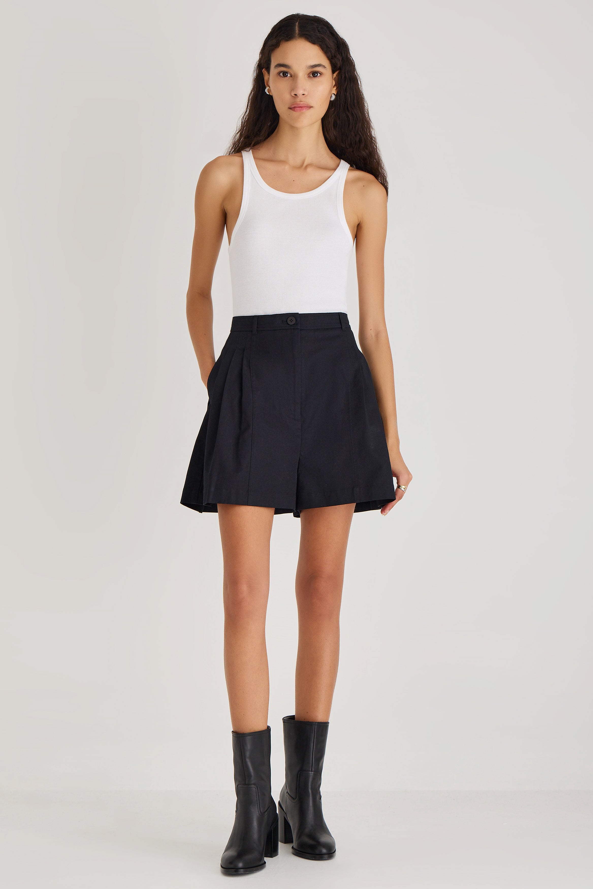 Maiko Short in Black