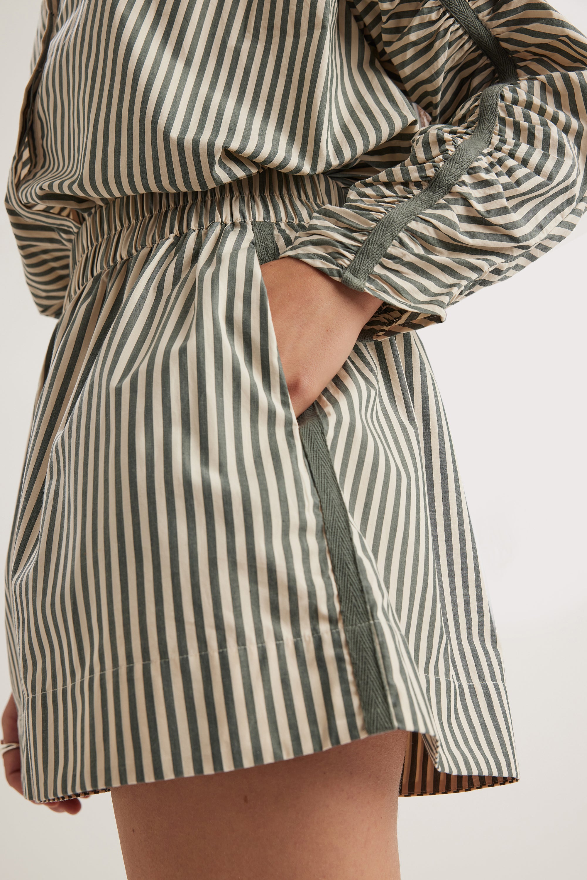 Antibes Short in Cedar Stripe