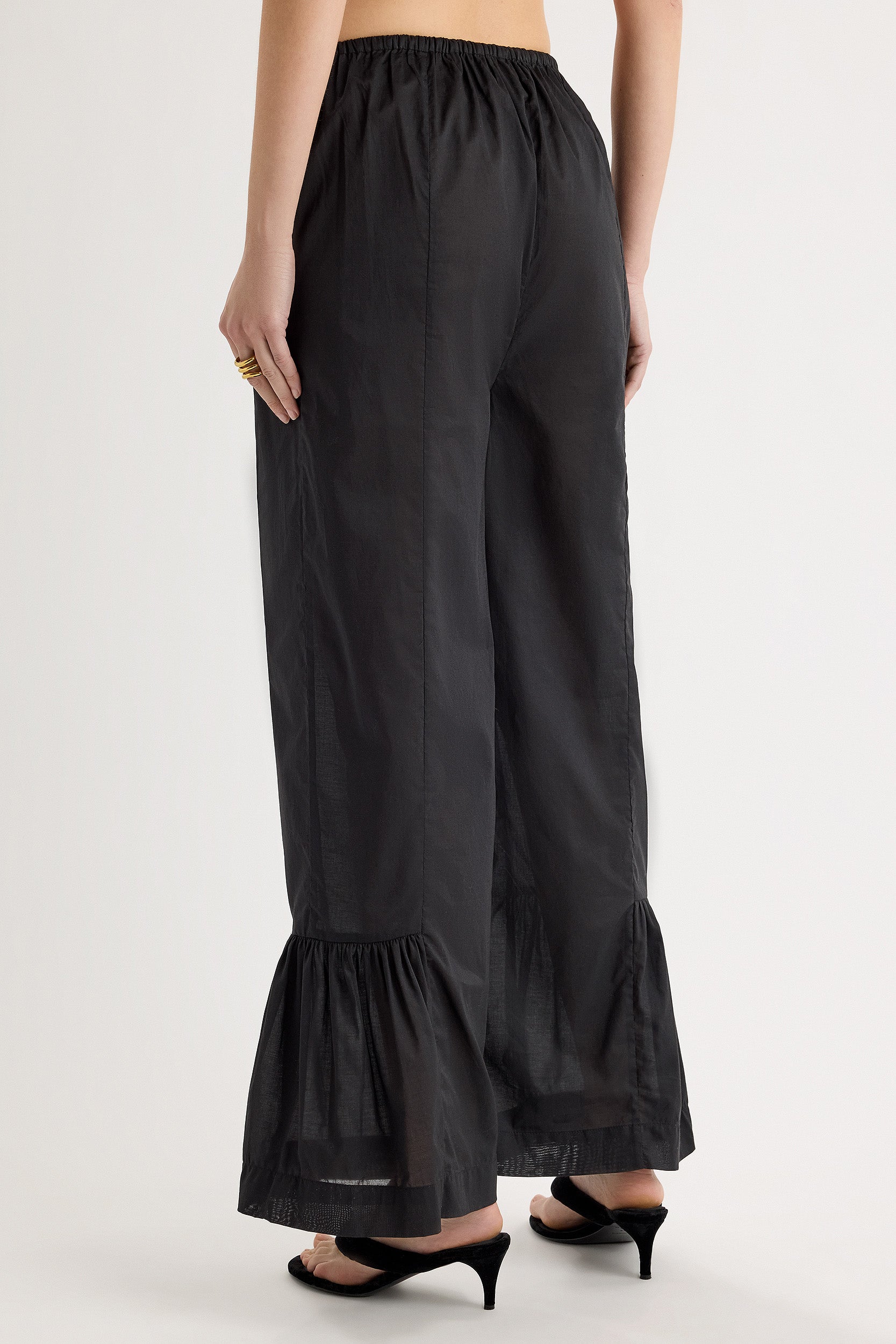 Amaya Pant in Black