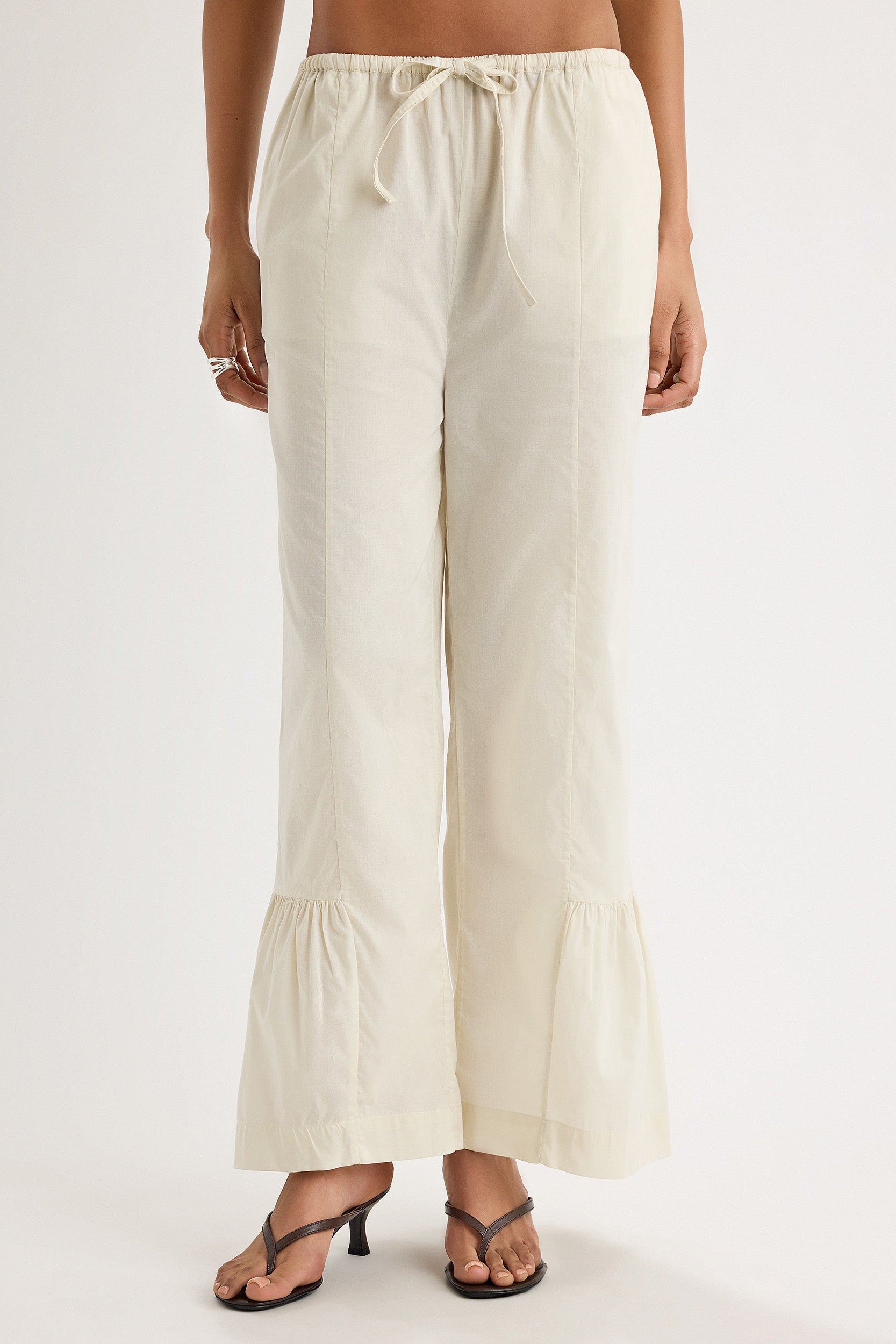 Amaya Pant in Chalk