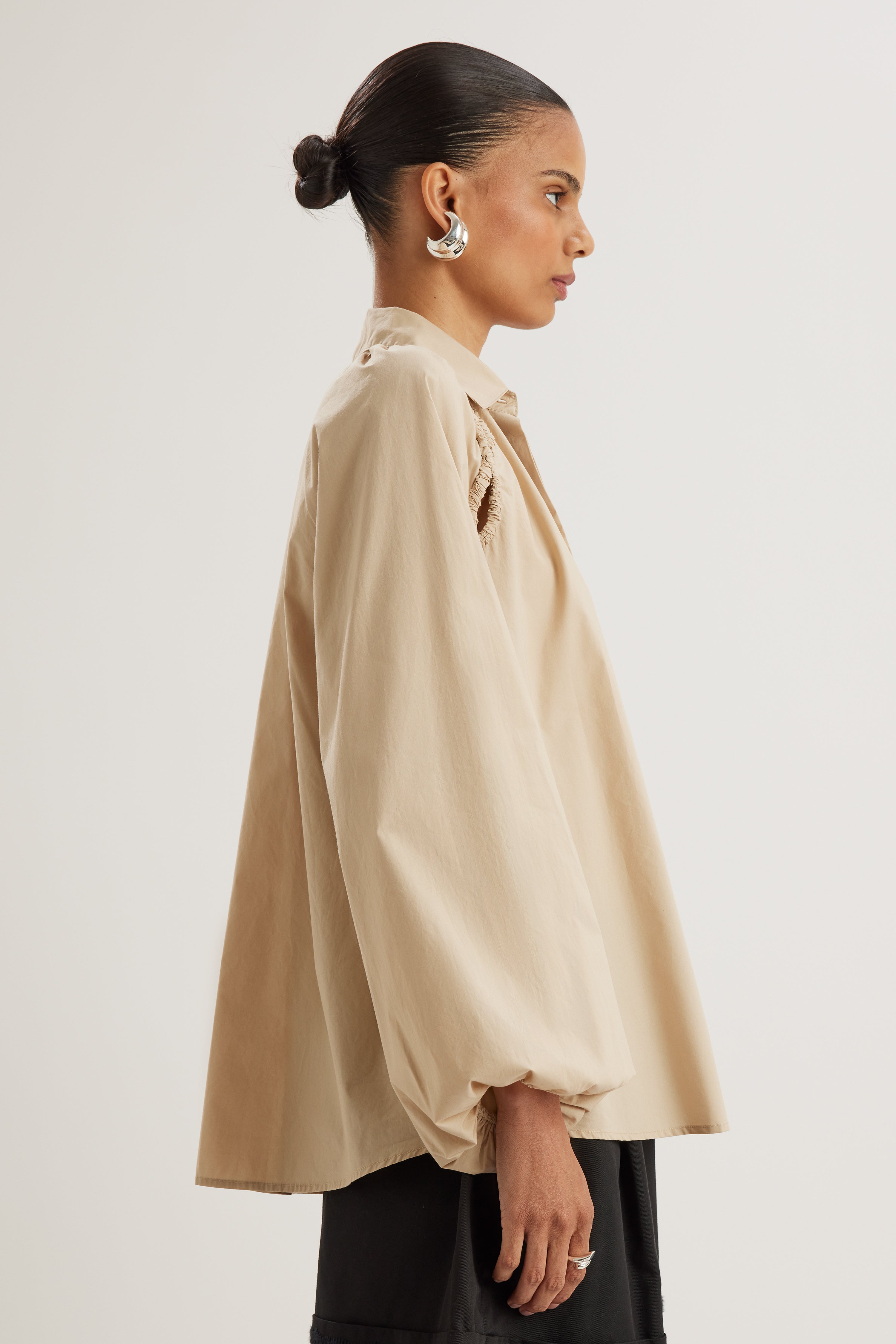 Tiana Poplin Top in Sable