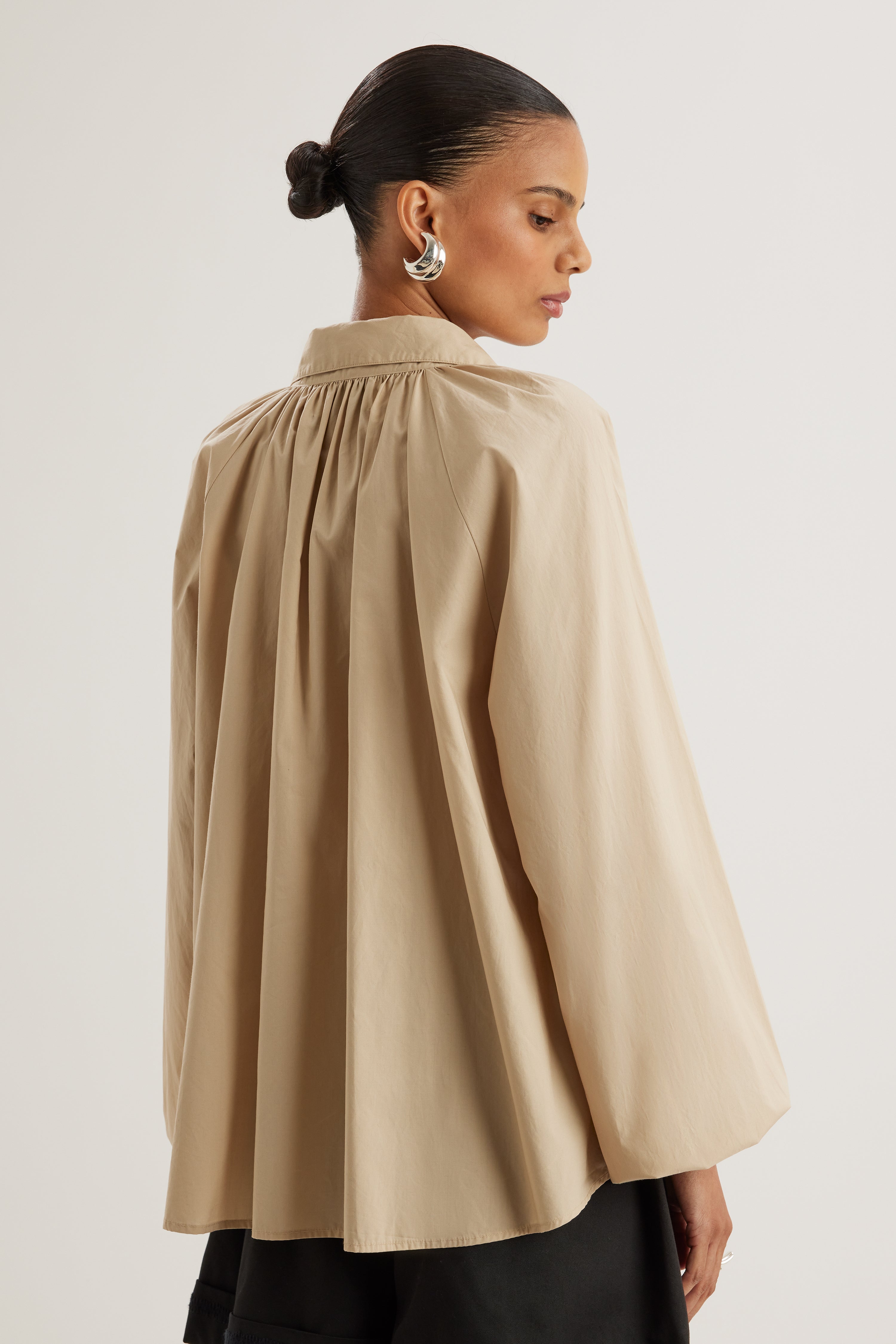 Tiana Poplin Top in Sable