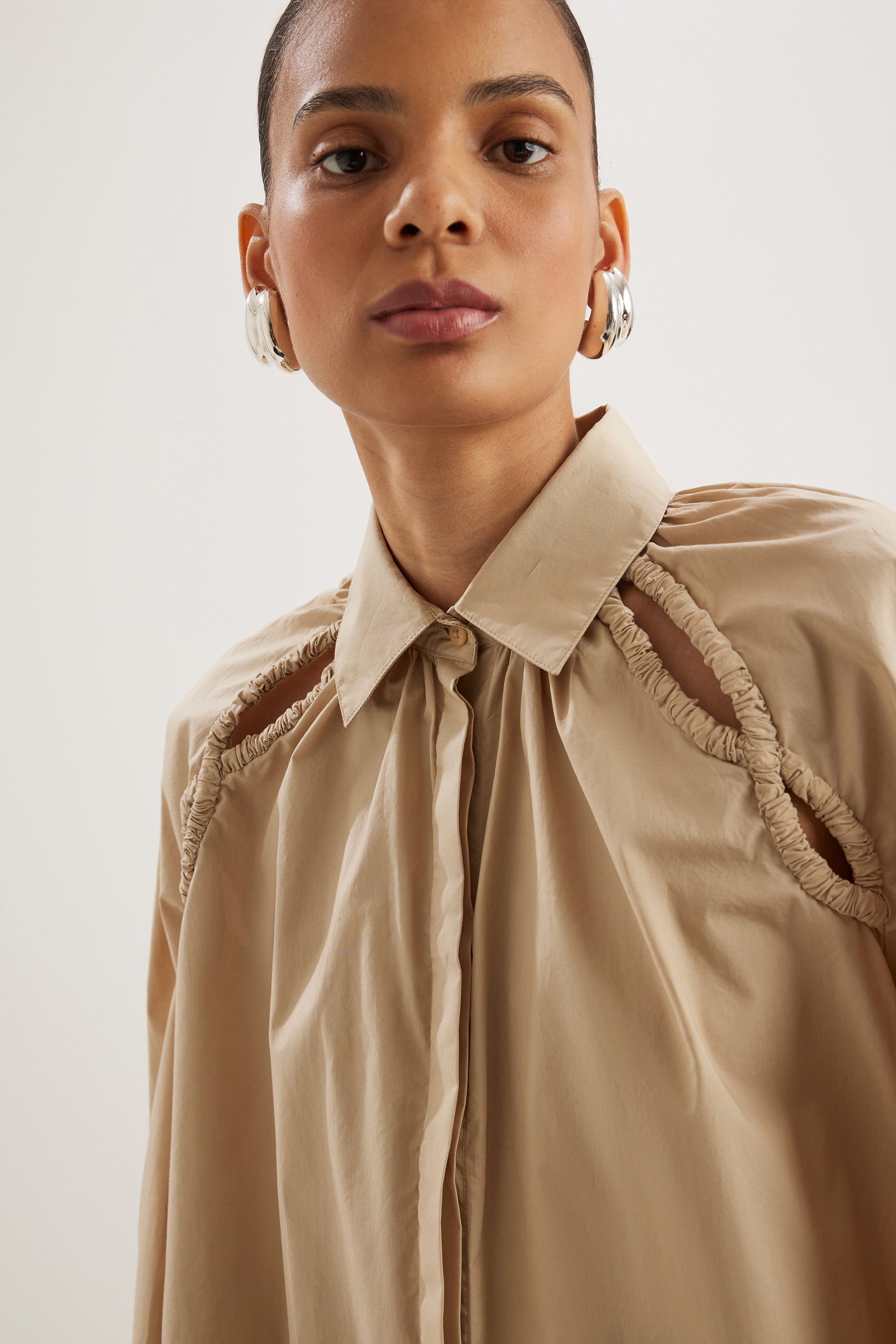 Tiana Poplin Top in Sable