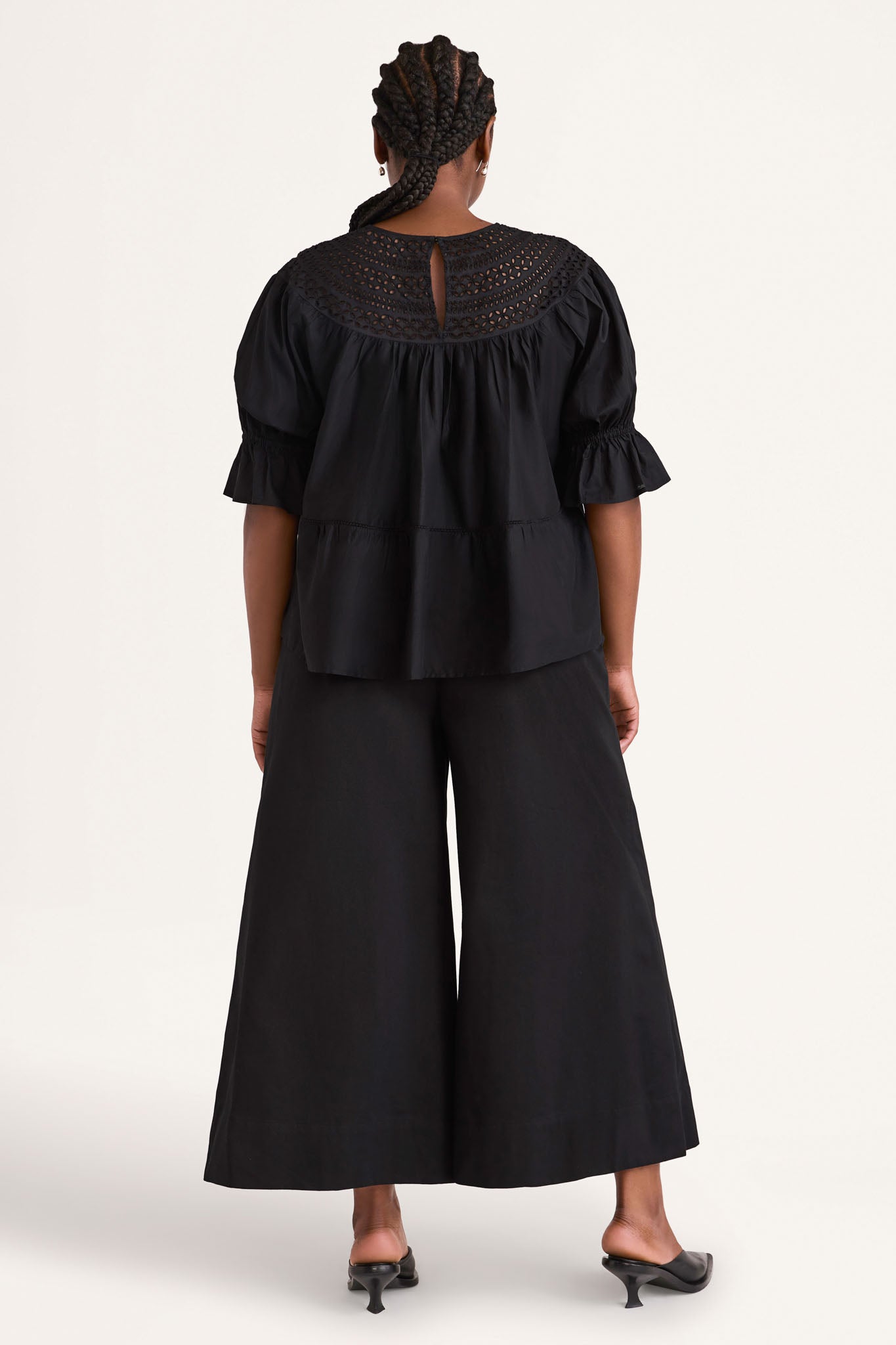 Sol Eyelet Top in Black