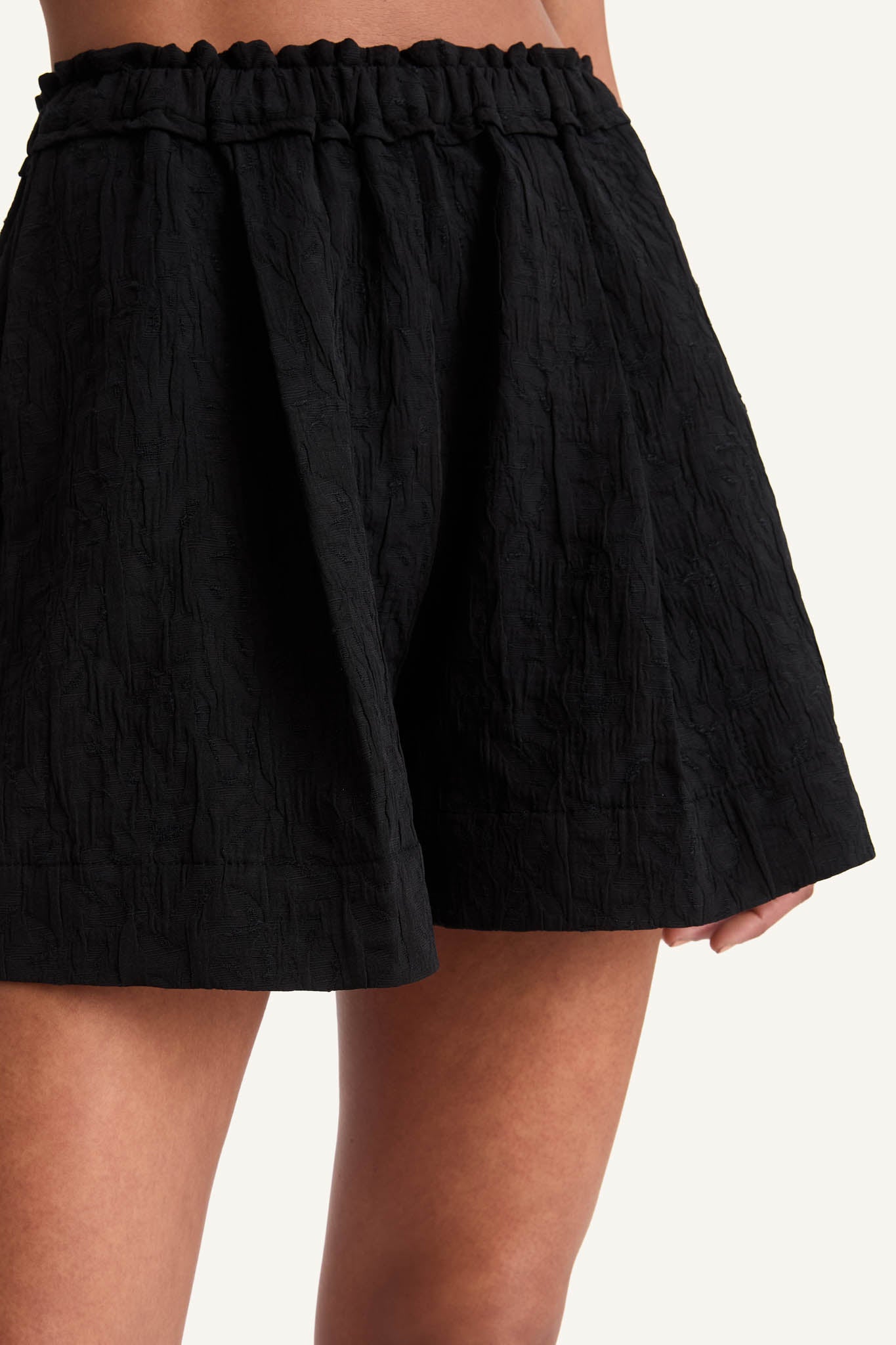 Azur Short in Black