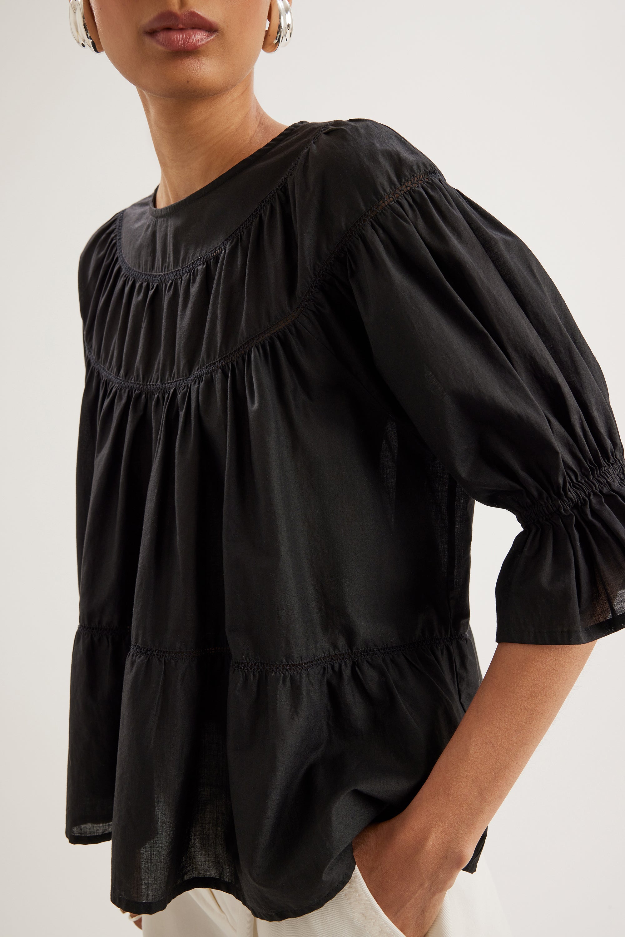 Sol Top in Black