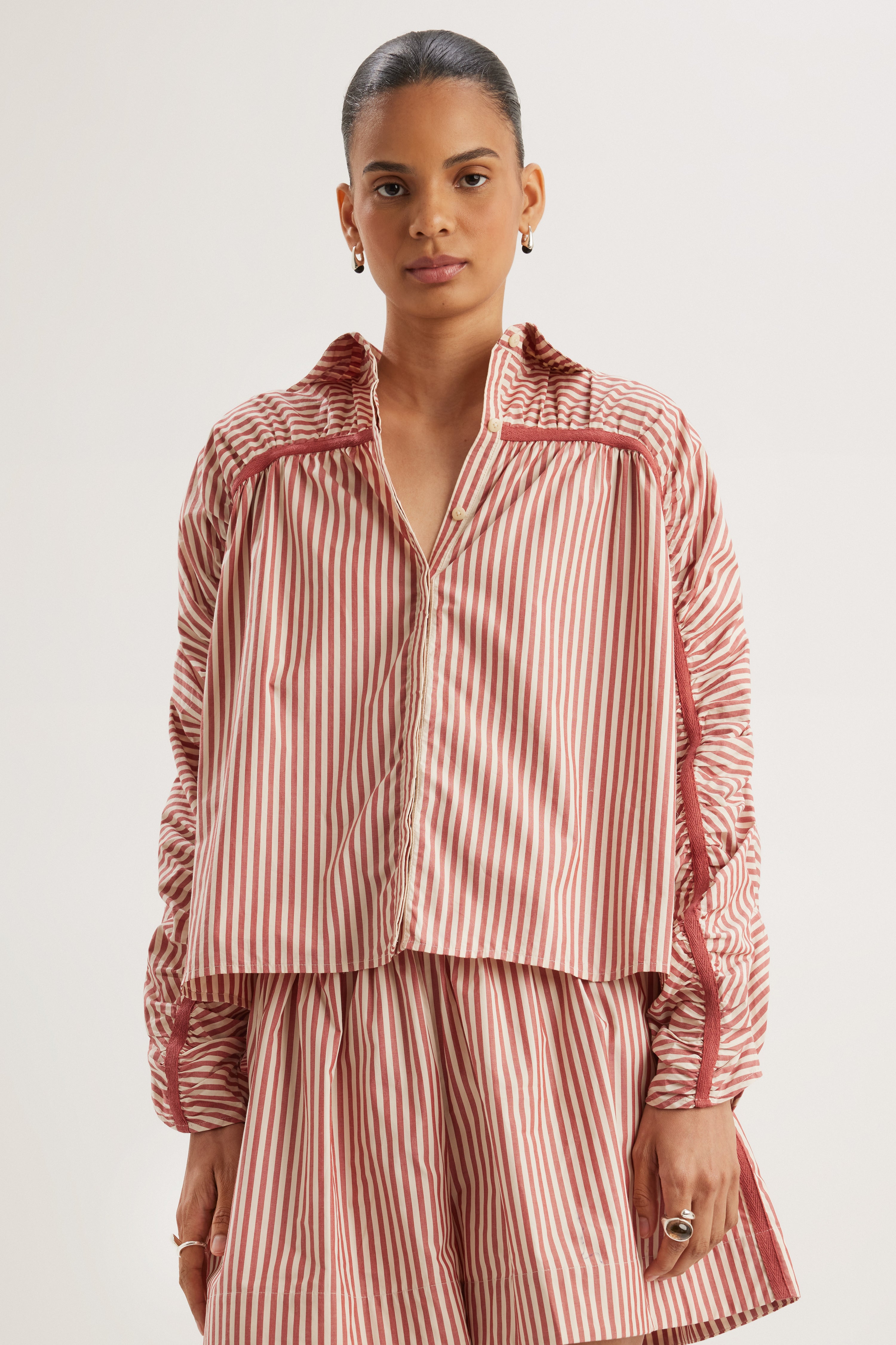 アパルトモン【XIRENA】STRIPEシャツ　ボルドー Buy ALEXANDRA SHIRT DRESS | BEACON STRIPE X CHEX – Rujuta Sheth