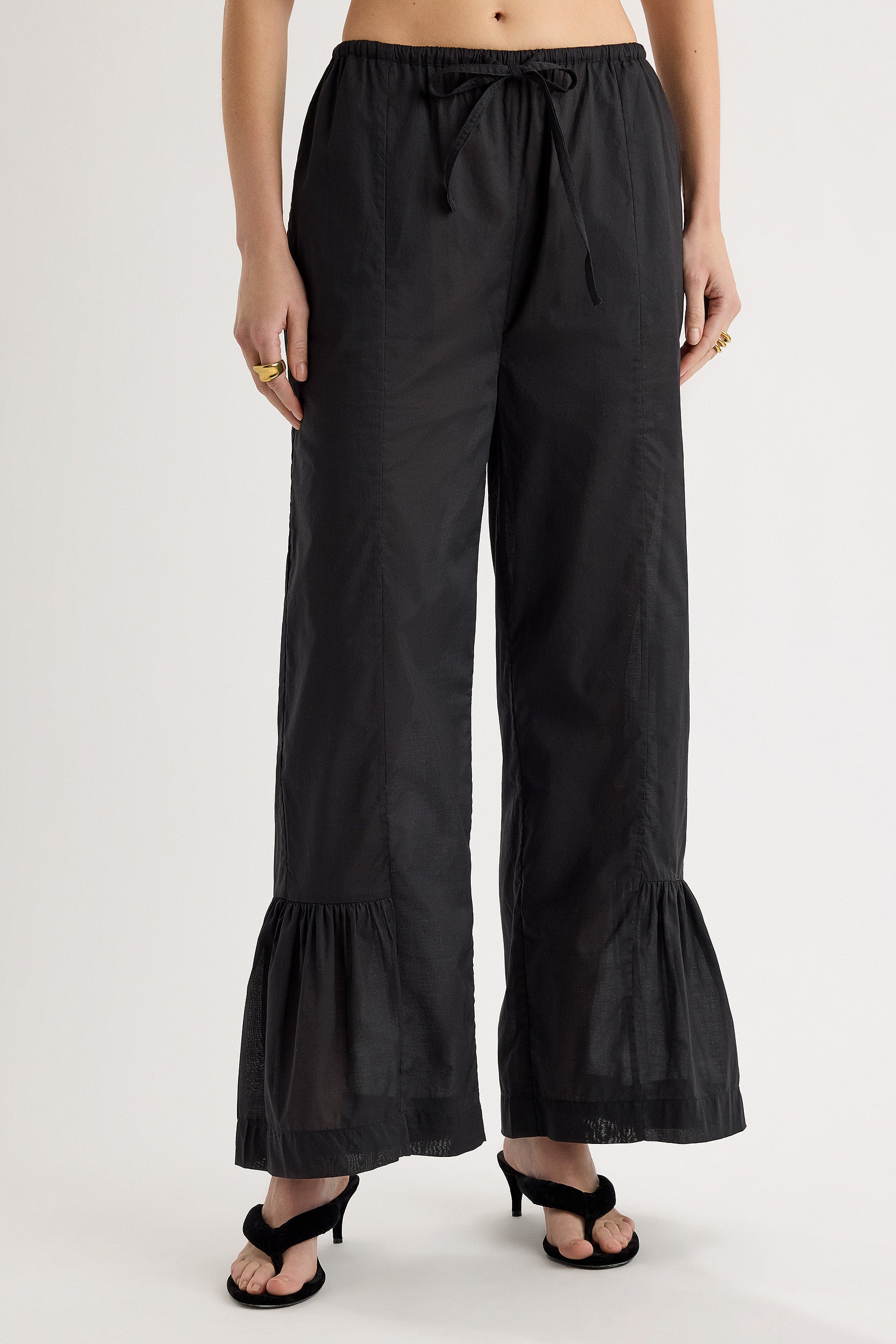 Amaya Pant in Black