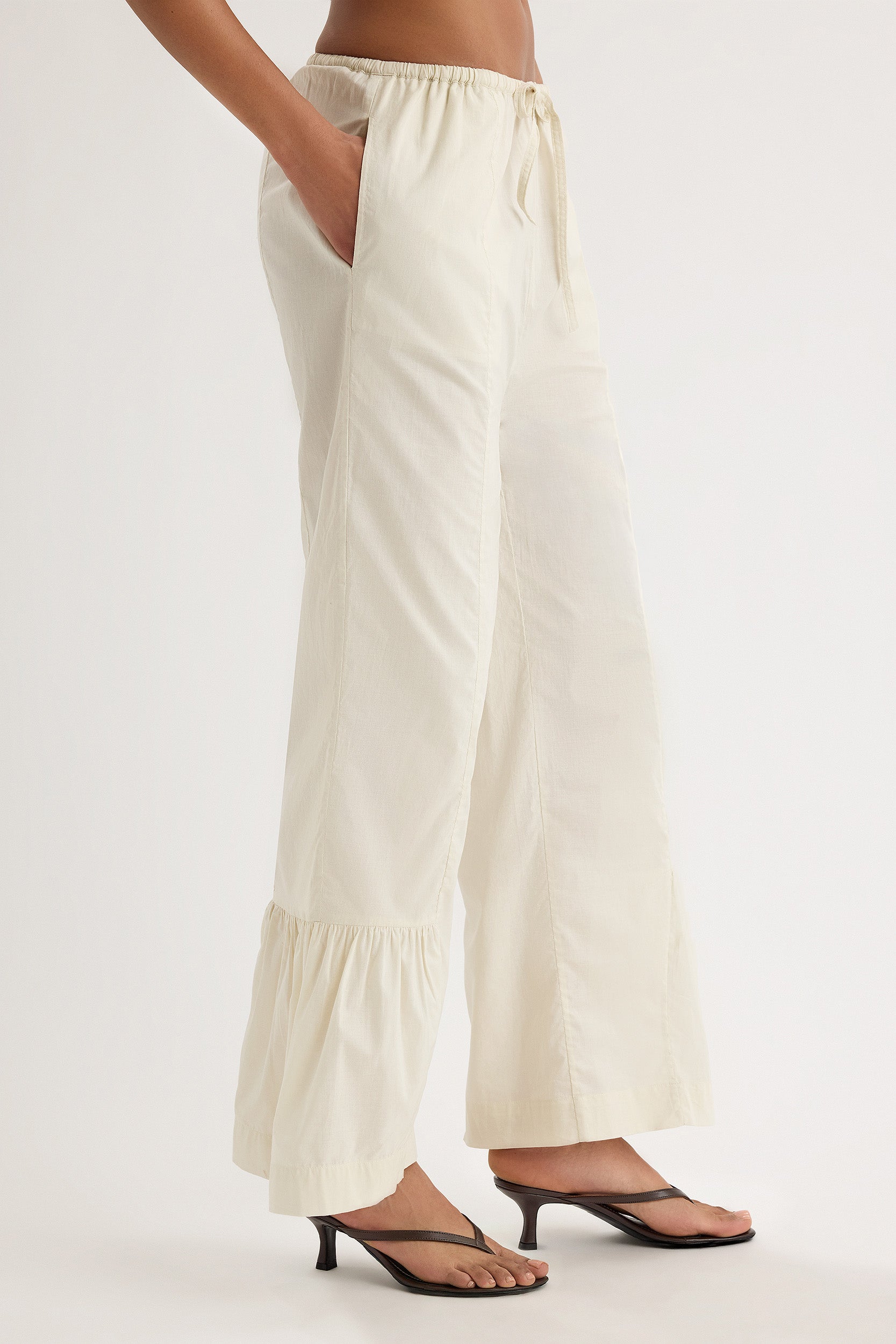 Amaya Pant in Chalk
