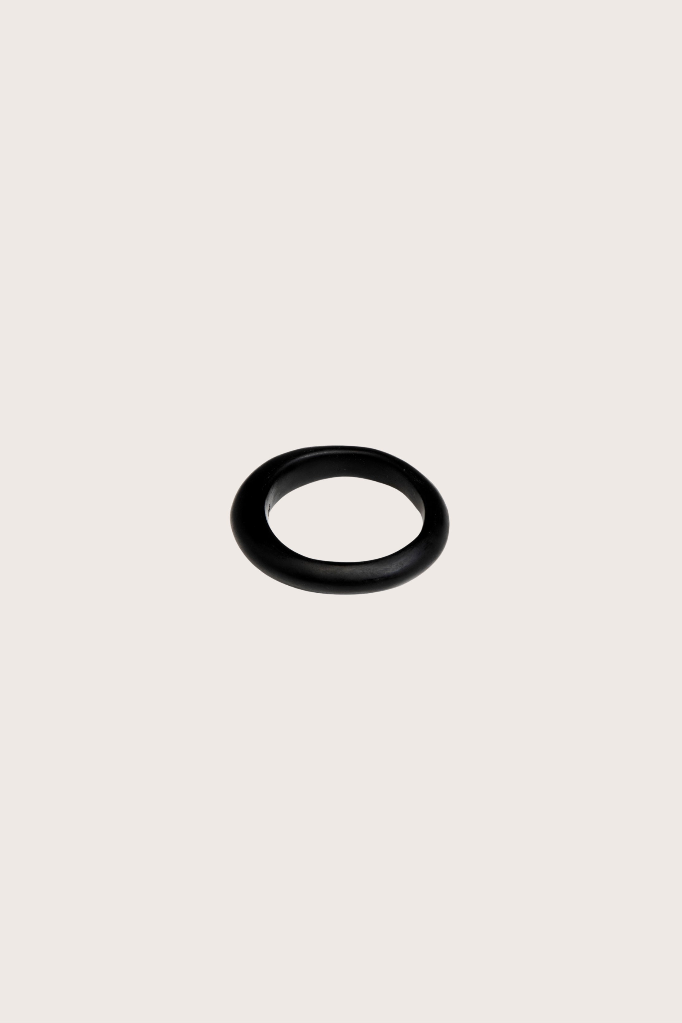 Small Orangic Bangle in Black