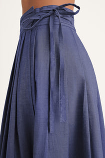 Aparejo Skirt in Dark Chambray