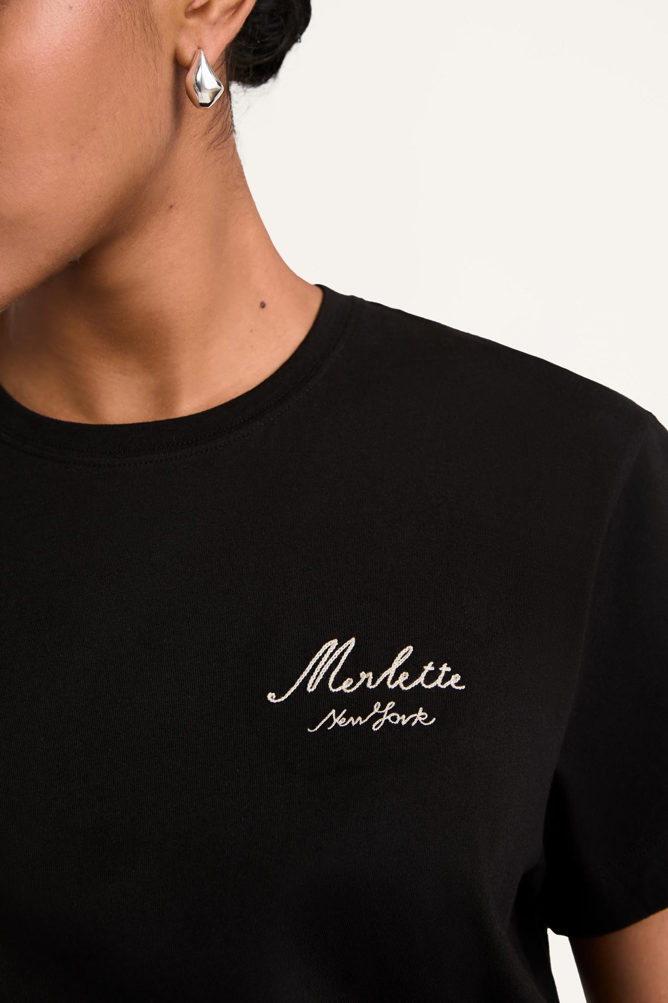 Logo T-Shirt in Black Beige Emb