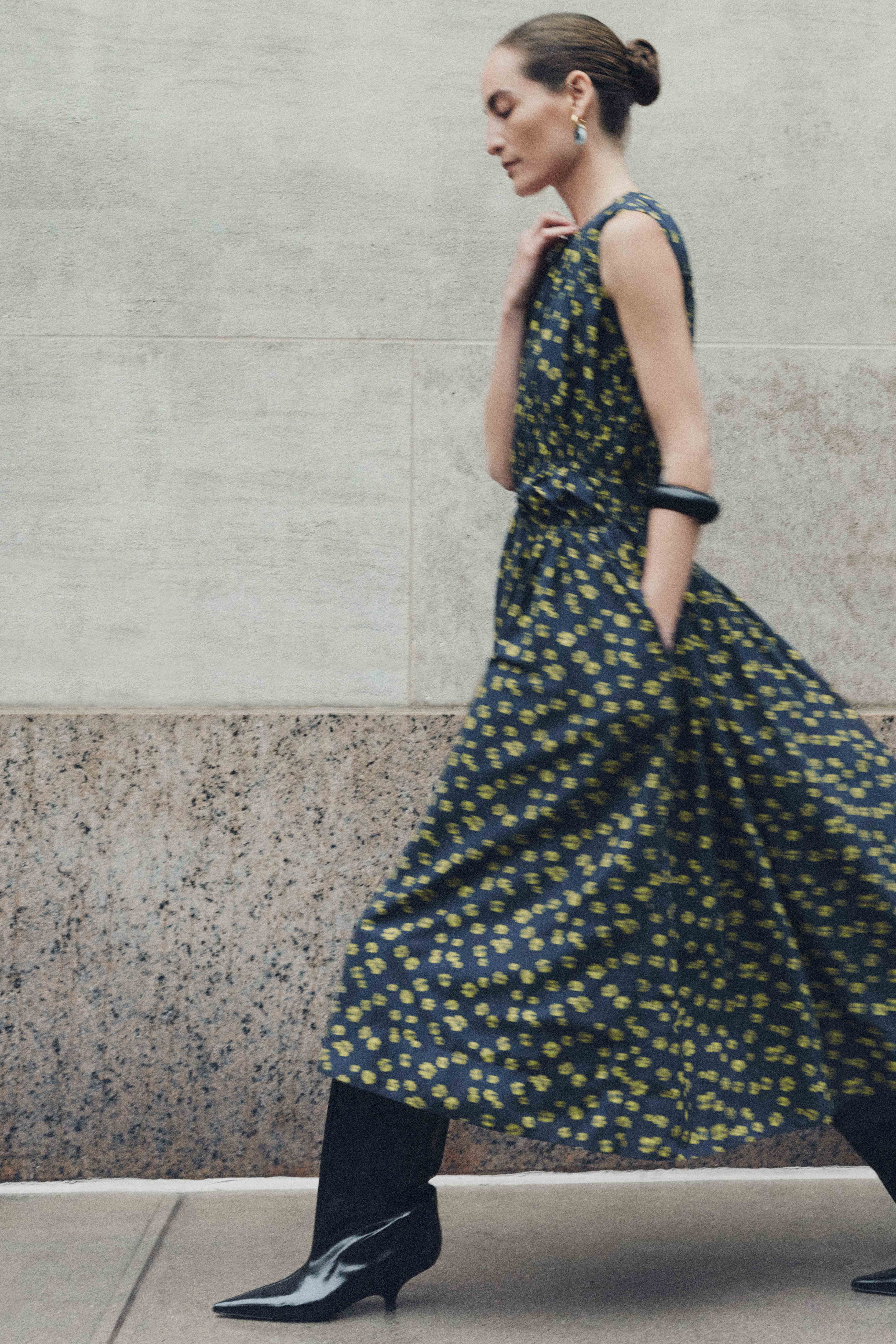 Small Rock Bangle in Black