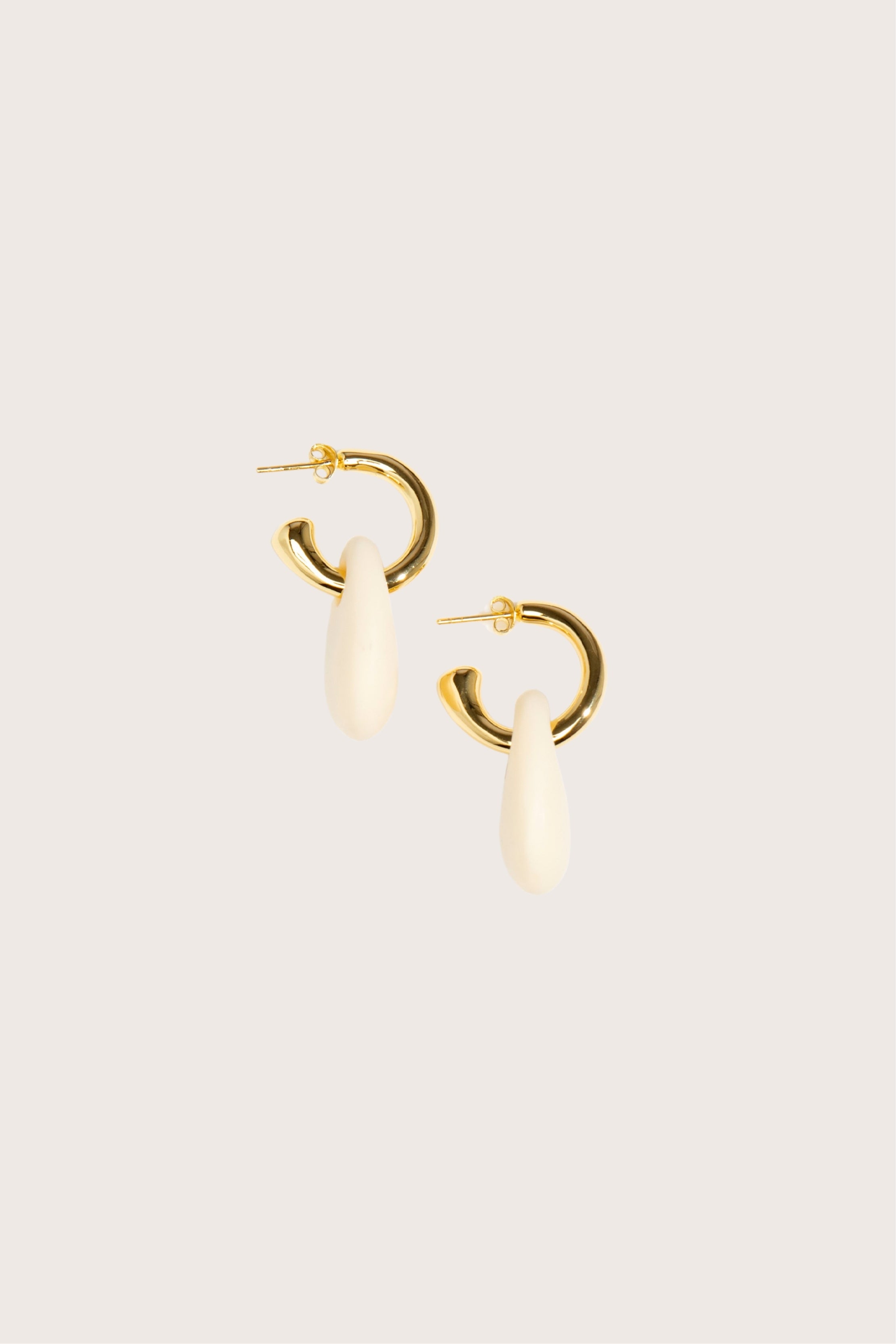 Small Rock Hoop Earrings in Cream/Brass