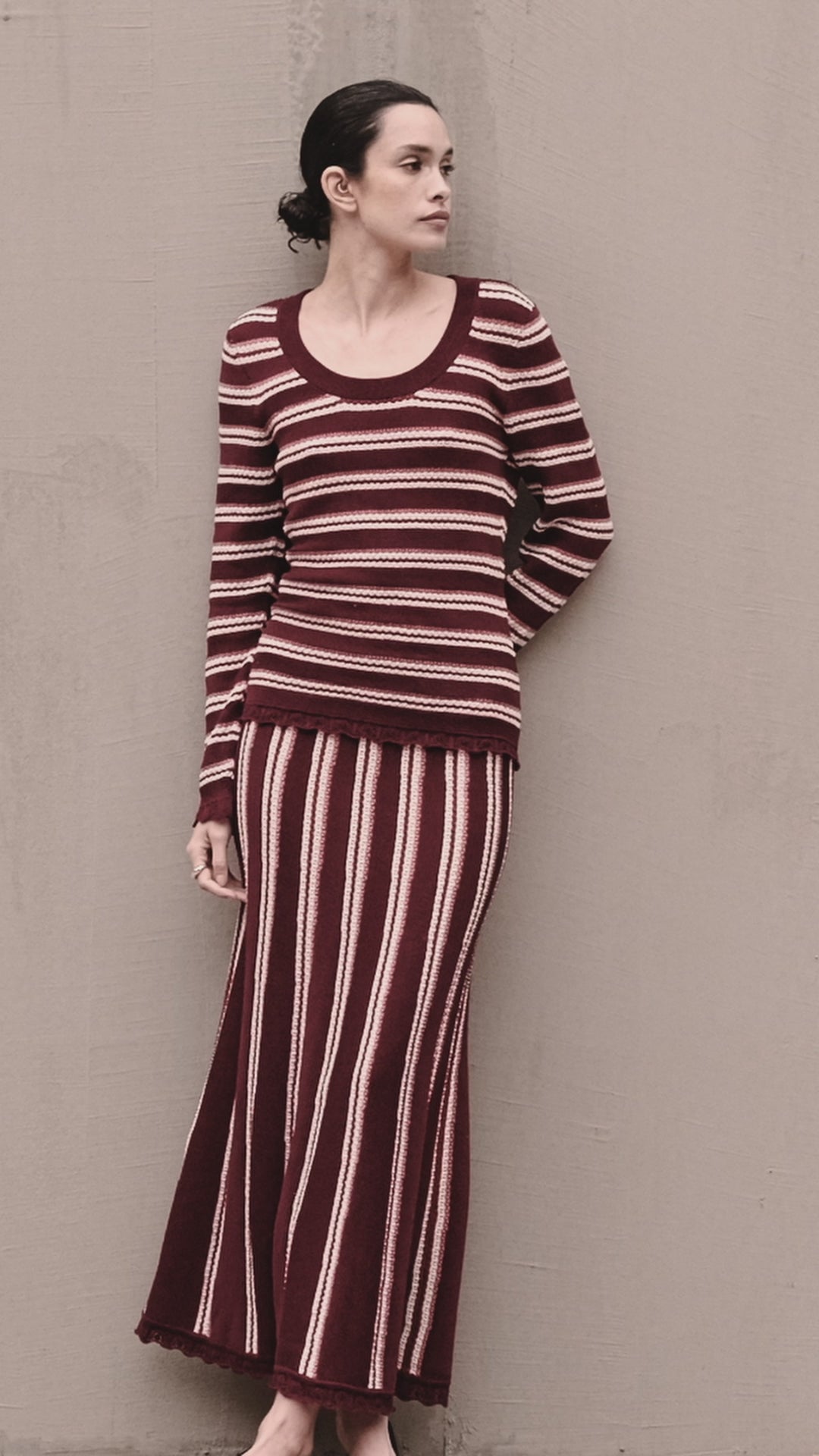 トップス AKIRANAKA Bente irregular stripe knit Izel Top in Bordeaux Stripe
